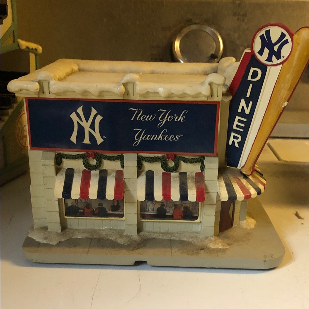 New York Yankees Blue & White Diner Decorative Figurine